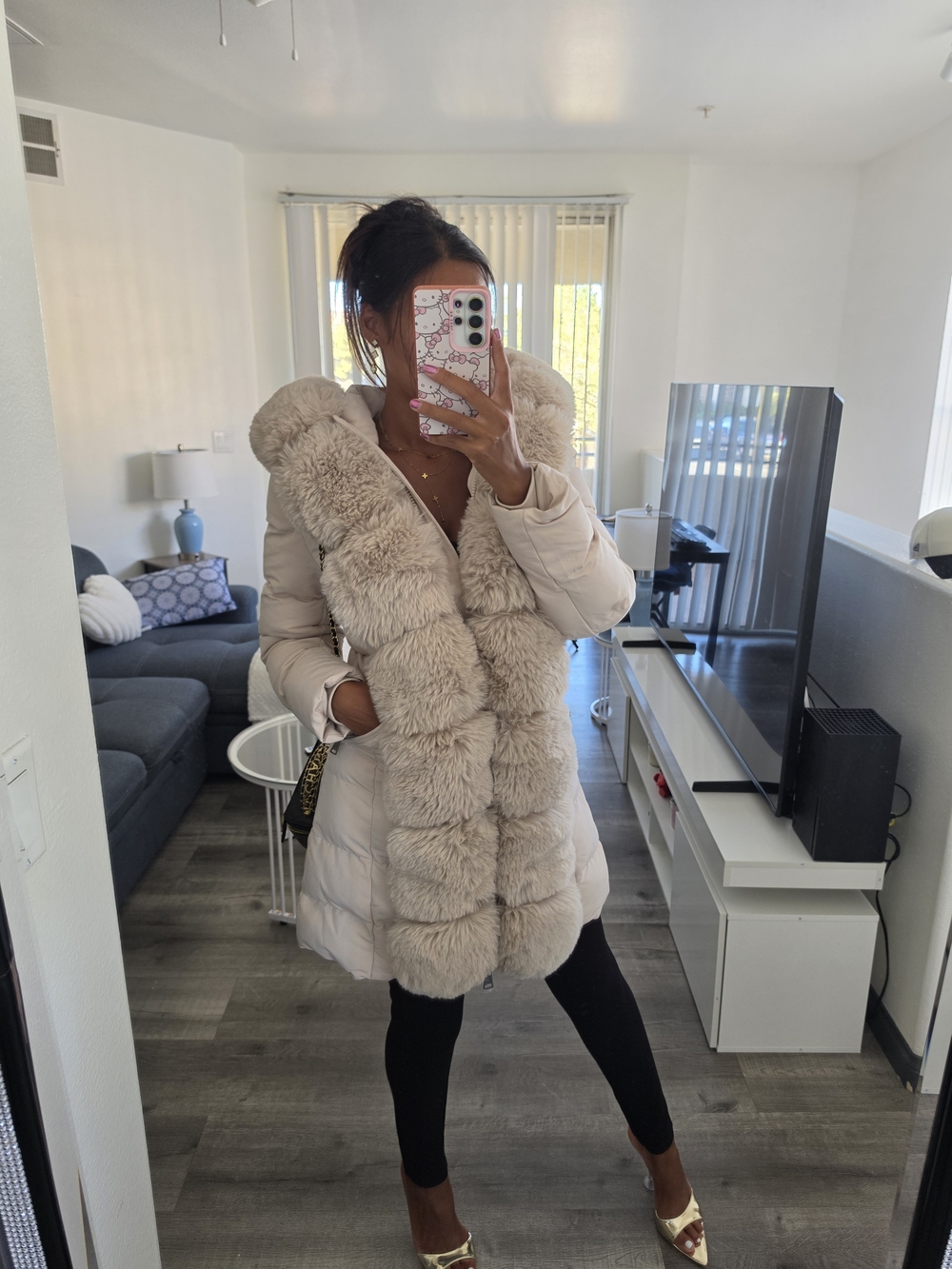 Women’s Cream Faux-Fur Trim Puffer Coat - Picture 12 of 17